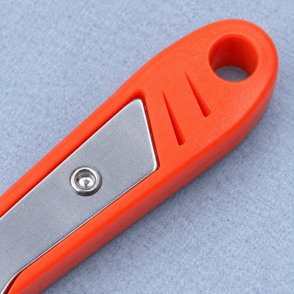 Orange Mini Ratchet Driver with One PH2 Bit — size or alternate detail